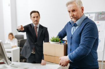 расторгнуть трудовой договор с пенсионером